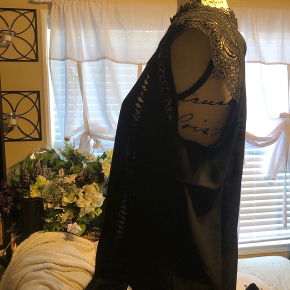 Lace embellished black blouse SZ Large - Picture 3 of 5